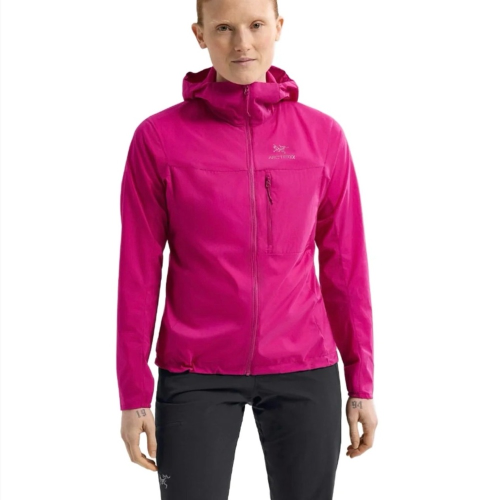 Arc'teryx Women's Pink windbreaker Squamish hood jacket